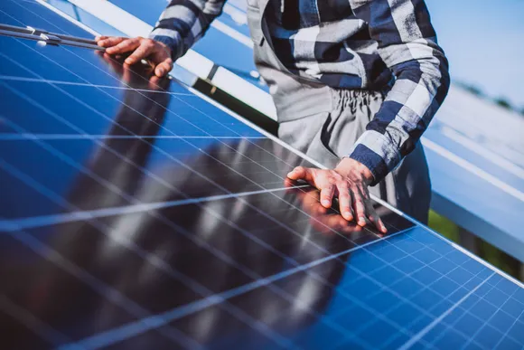 วิธีดูแลรักษา Solar Roof หลังการติดตั้ง ให้ใช้งานได้ยาวนาน